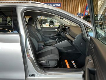 MYAUTOCENTER – Gebraucht- und Jahreswagen mit Werkstattservice in Pfaffenhofen Volkswagen Golf VIII Variant *Parkass.*LED*Virtuel*AHK*