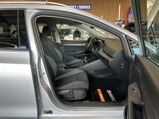 MYAUTOCENTER – Gebraucht- und Jahreswagen mit Werkstattservice in Pfaffenhofen Volkswagen Golf VIII Variant *Parkass.*LED*Virtuel*AHK*