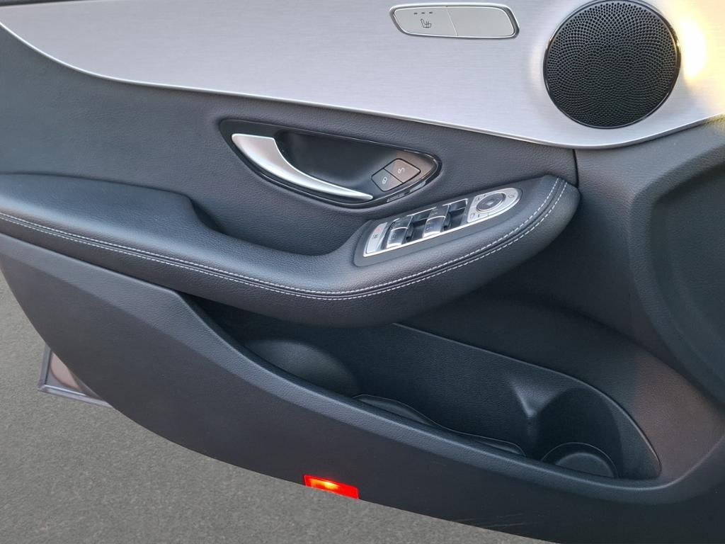 Fahrzeugabbildung Mercedes-Benz C 220 d T-Modell Navi*LED*KeyLess*PakAss*PDC*RFK