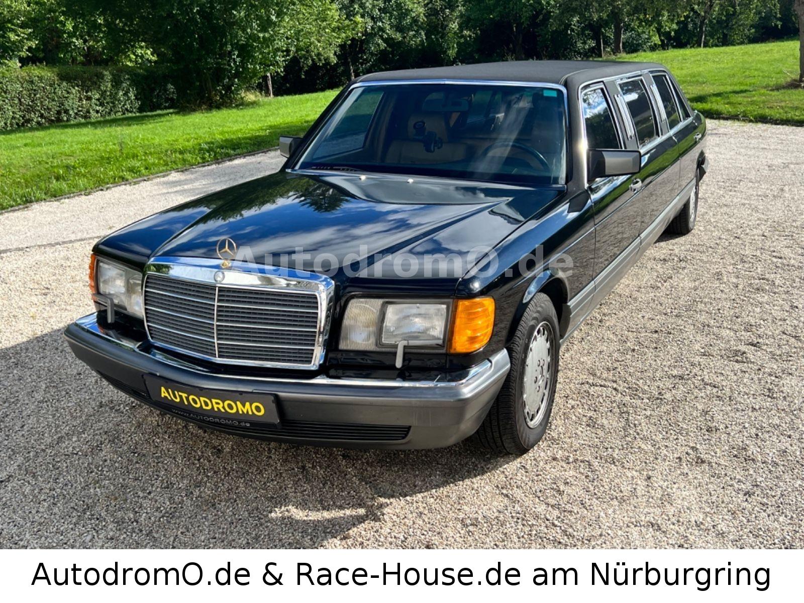 Mercedes-Benz 560 Stretch Limousine
