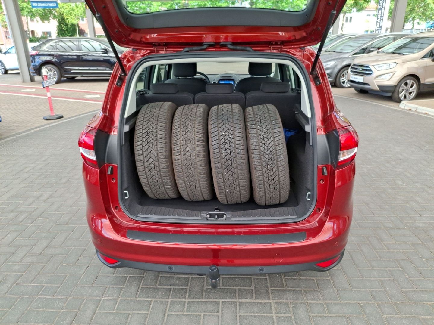 Fahrzeugabbildung Ford C-Max Titanium 1.5 EcoBoost PPS/Kam., AHK, Winte
