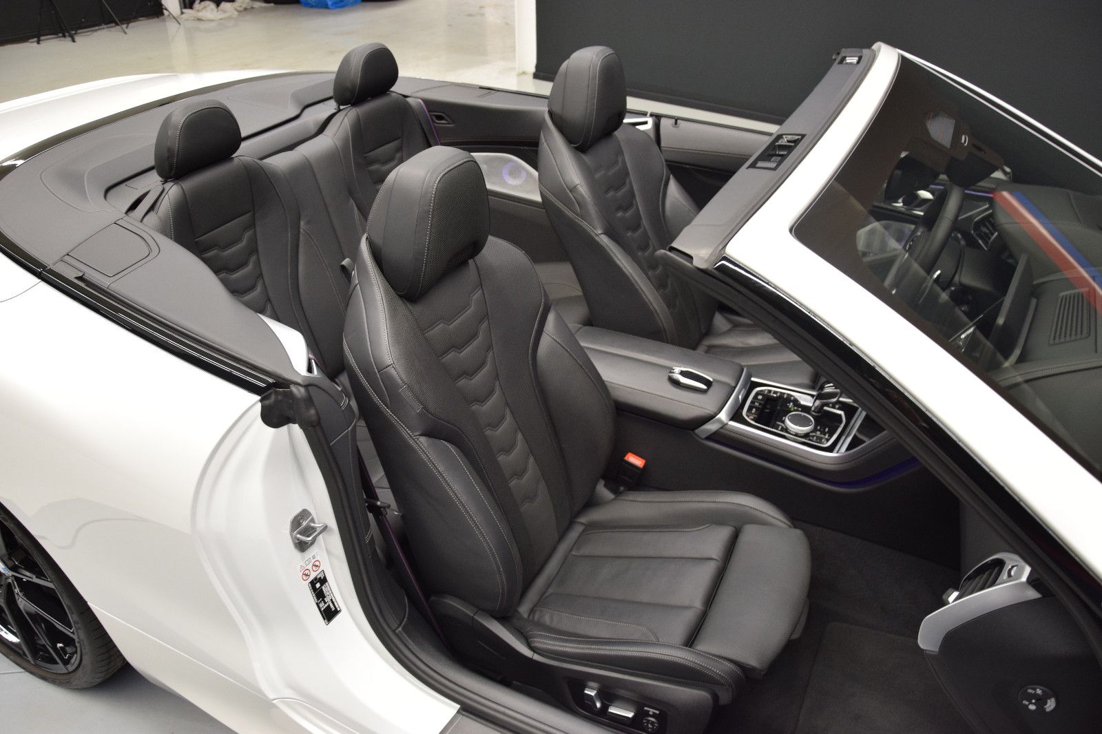 Fahrzeugabbildung BMW 840i M Sport Pro Cabrio HuD Sitzlklima Laser B&W