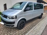 Volkswagen T5 Caravelle Bus 9 -Sitzer - gebrauchte Volkswagen T5 Caravelle aus dem Jahr 2010