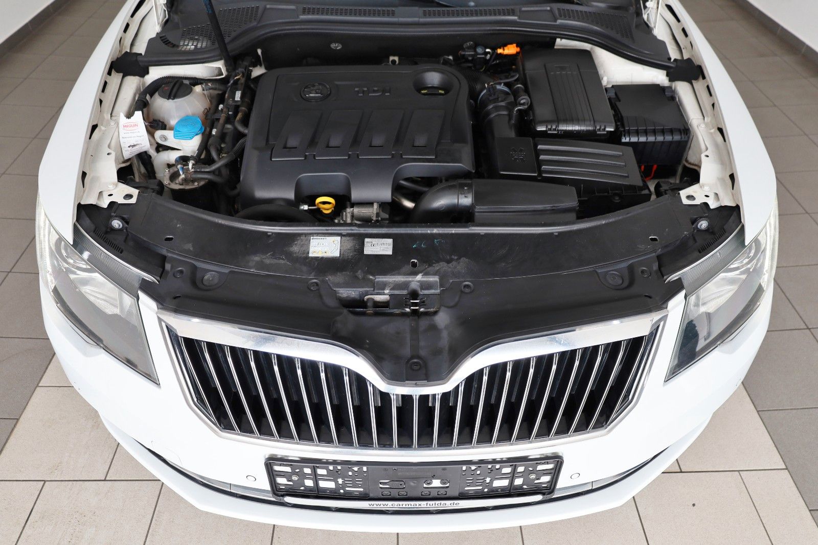 Fahrzeugabbildung SKODA Superb Combi Exclusive 4x4 Navi,Xenon,SH,PDC,+WR