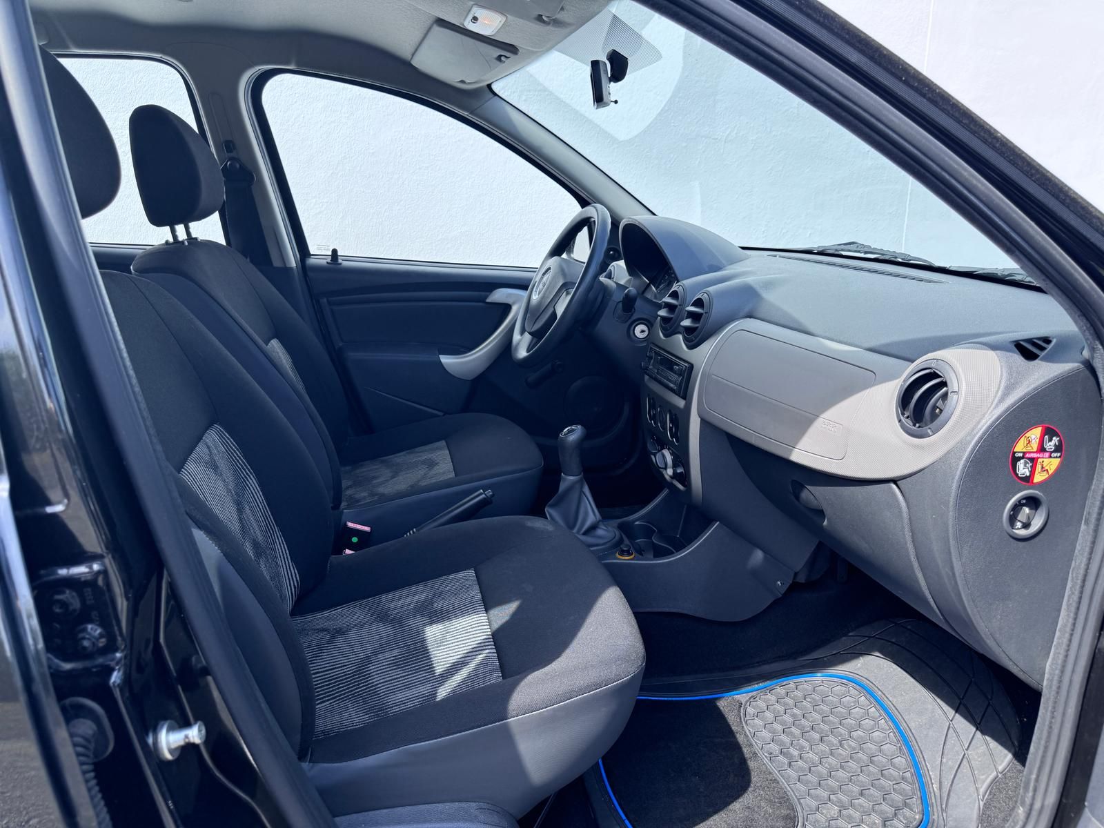 Fahrzeugabbildung Dacia SANDERO 1.4 AMBIANCE/ALLWETTER/SCHECKHEFT/5T