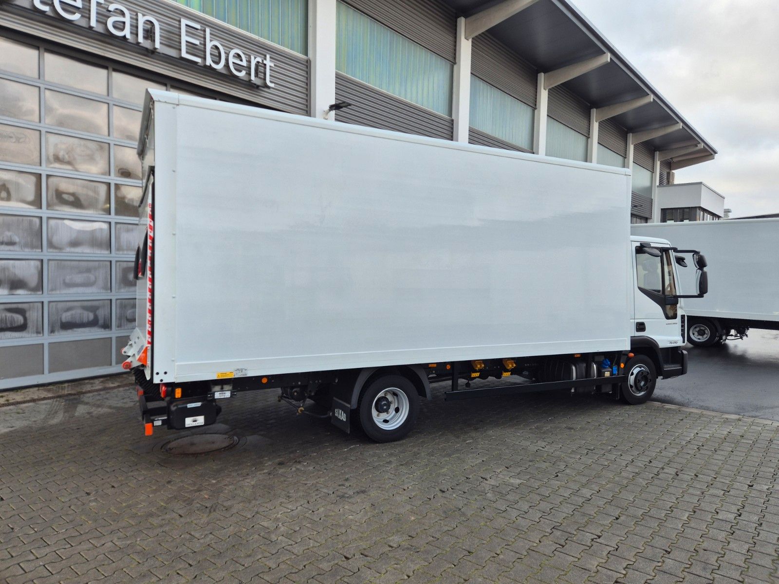Fahrzeugabbildung Iveco Eurocargo 75-210 Koffer LBW