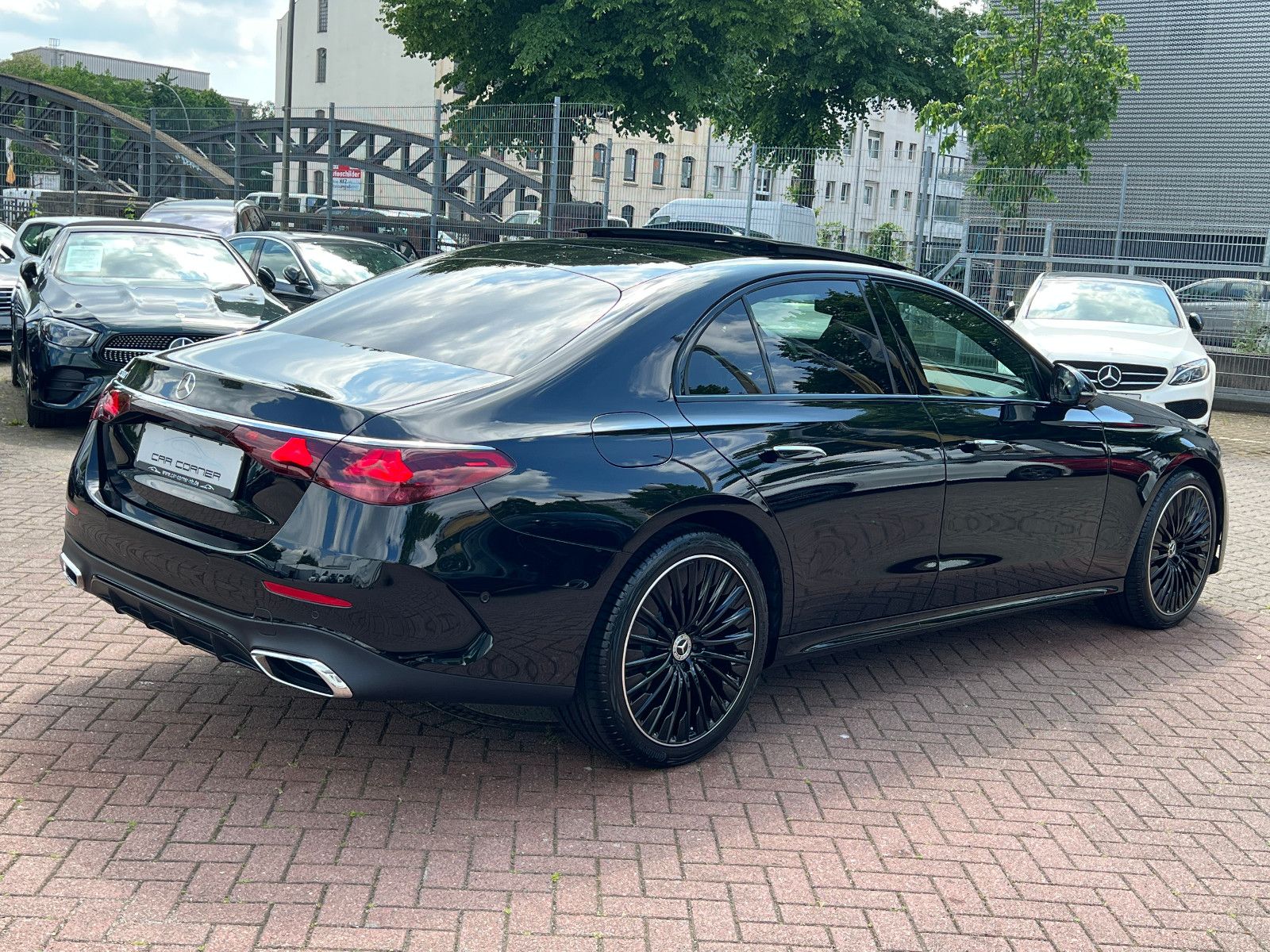 Fahrzeugabbildung Mercedes-Benz E 200 AMG LINE PREMIUM PANO SUPERSCREEN NAPPA