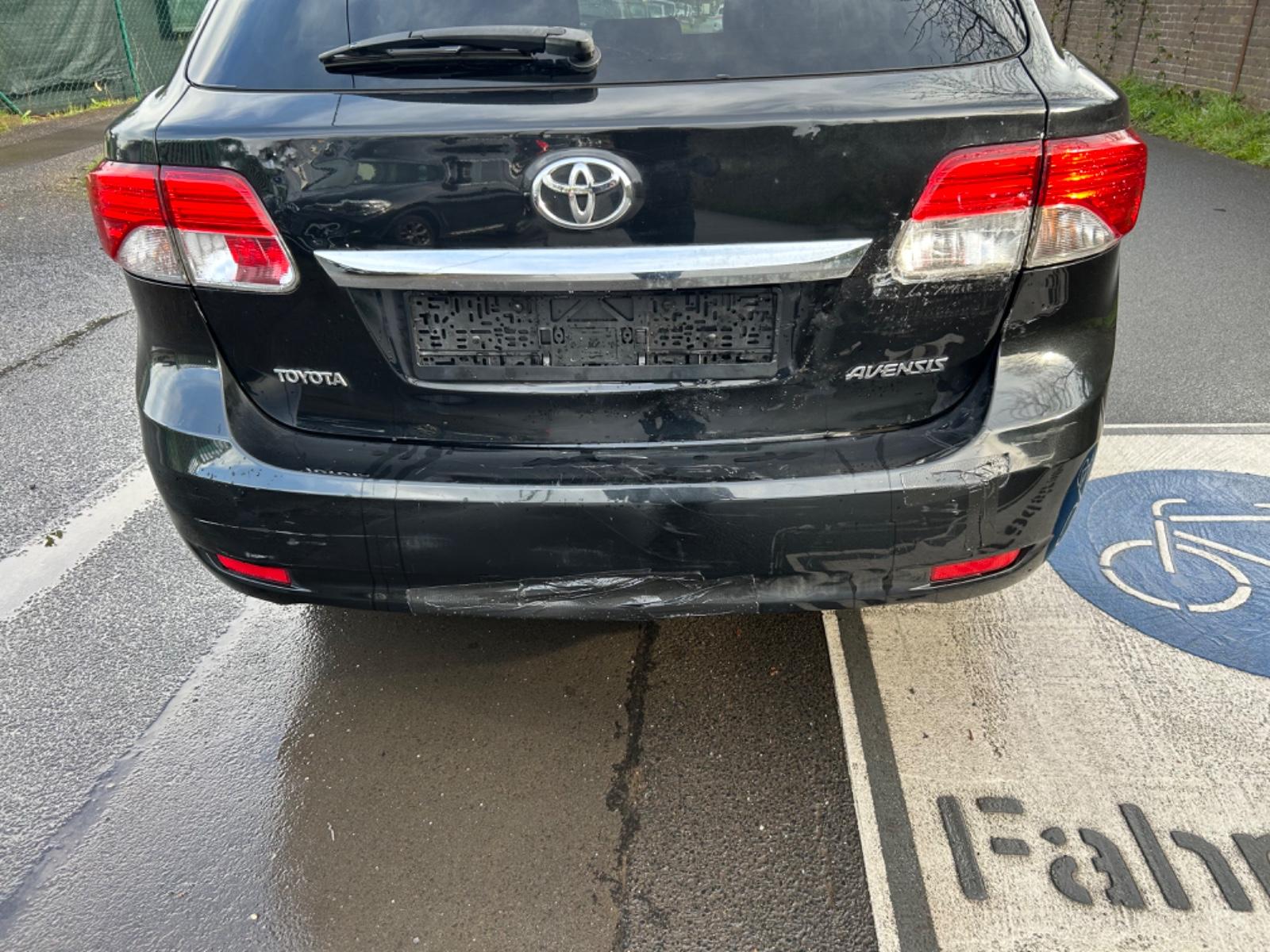 Toyota Avensis 2015 — photo 7