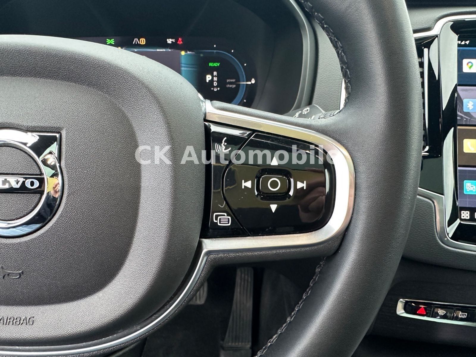 Fahrzeugabbildung Volvo XC90 T8 Ultimate Dark AWD/7 Sitze/Head-Up/LED