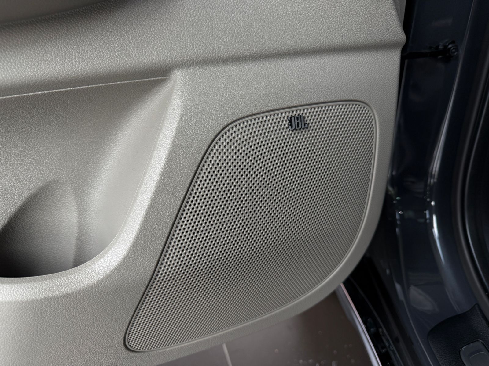 Fahrzeugabbildung Kia Sportage Platinum Edition 4WD PANO LED NAVI