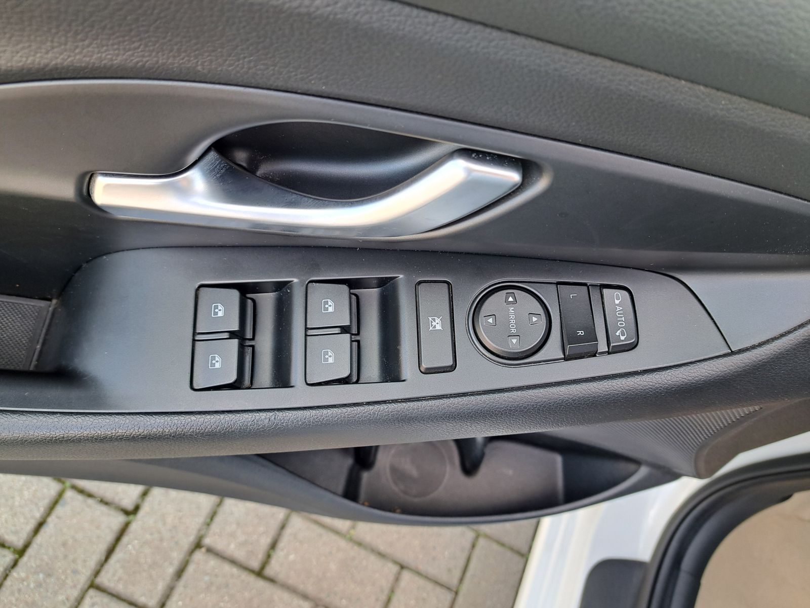 Fahrzeugabbildung Hyundai i30 Intro Edition 159PS WINTERPAKET KAMERA
