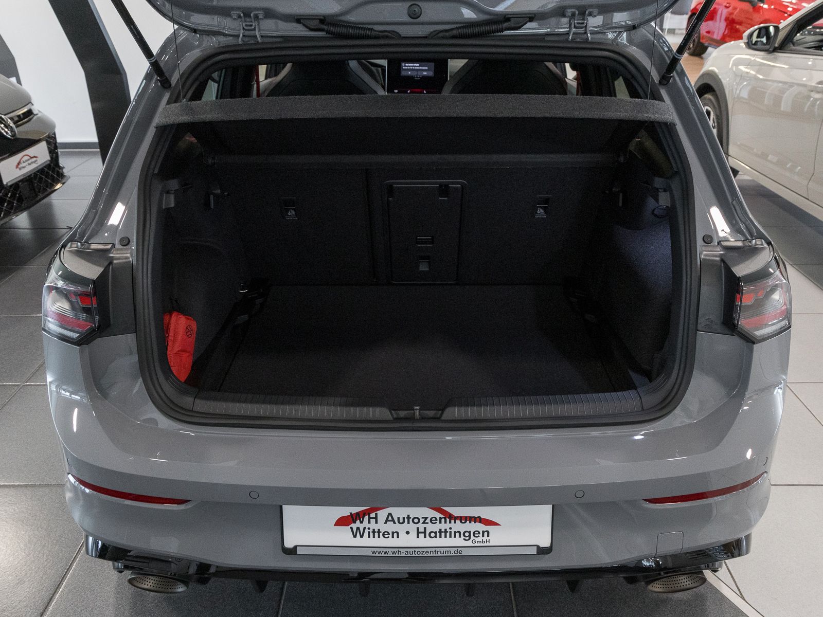 Volkswagen Golf  2,0 TSI DSG GTI Edition 50 PERFORMANCE-PAK foto 15