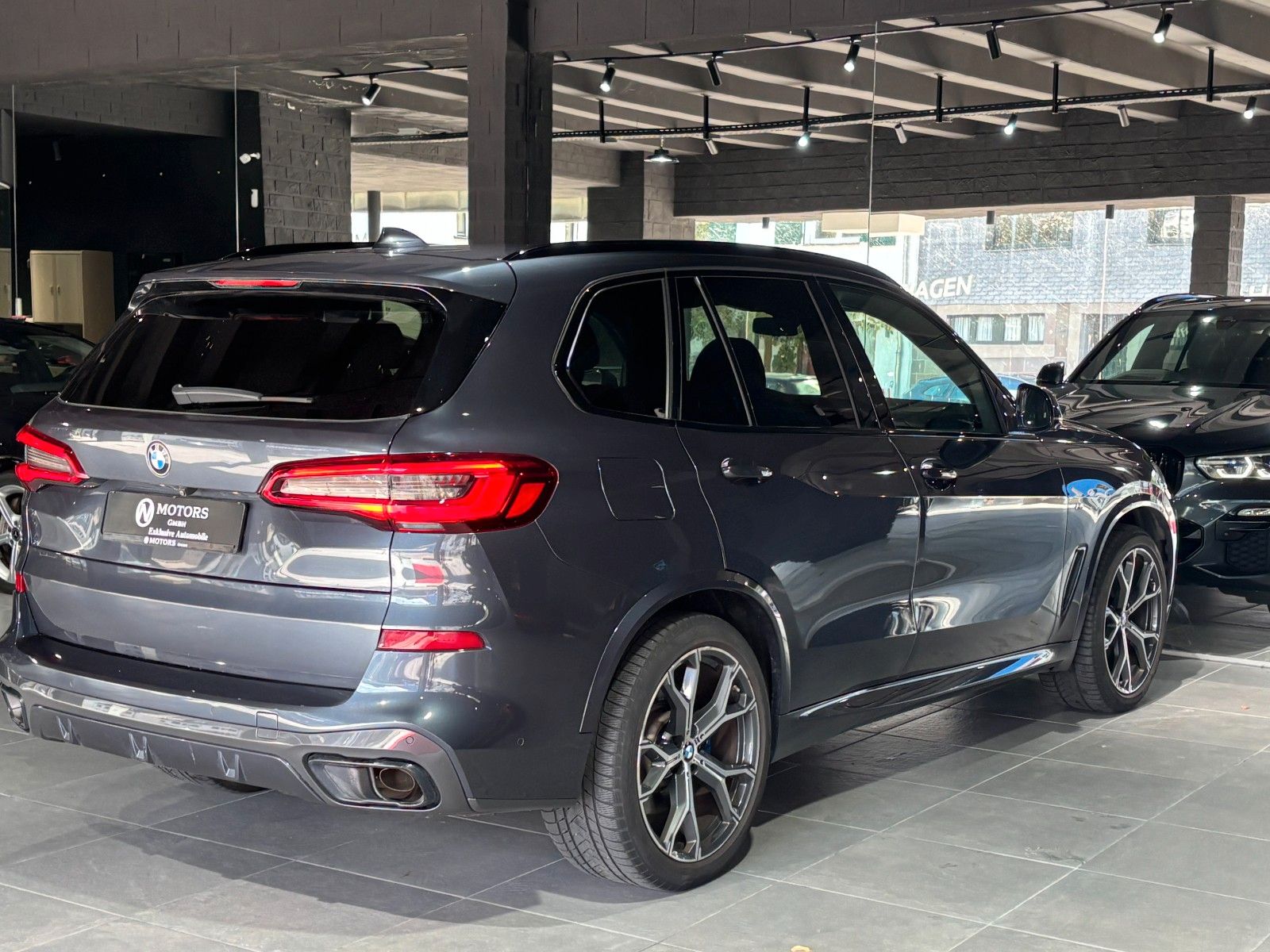 Fahrzeugabbildung BMW X5 xDrive 45e *M-Packet*HUD*360°Kam*Keyless