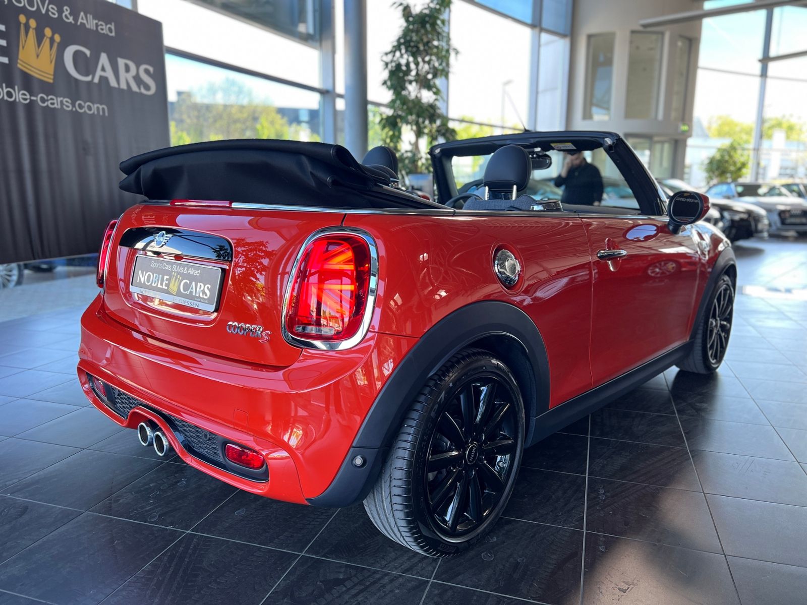 Fahrzeugabbildung MINI Cooper S Cabrio Chili LED NAV RFK SHZ ALU