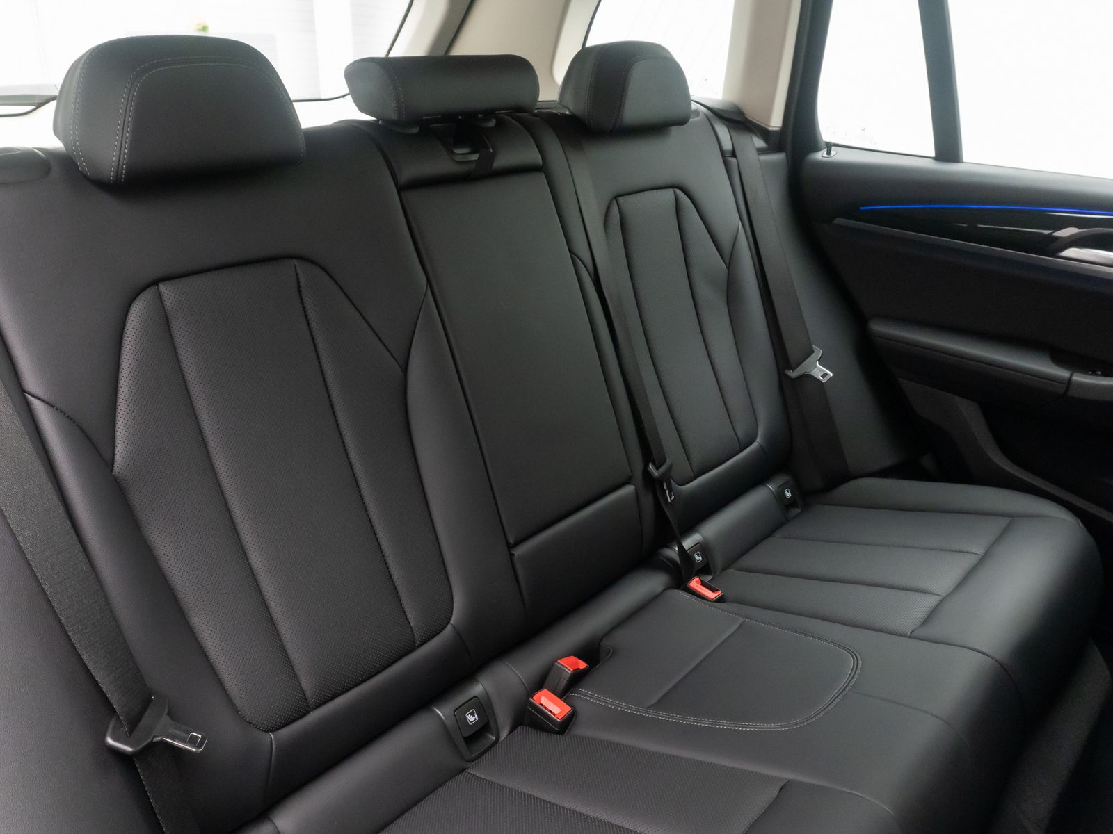 Fahrzeugabbildung BMW X3 xD20d AHK Kamera DAB Leder Sportsitz 18Zoll