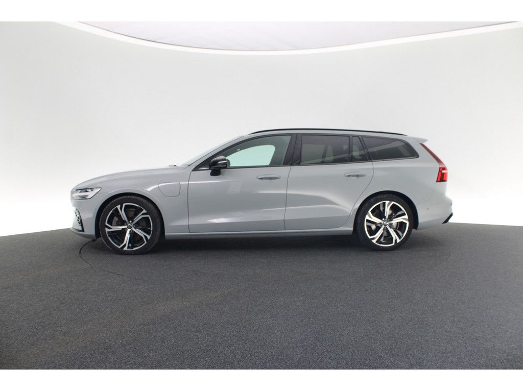 Volvo V60 T8 AWD Plus Dark 1.Hand H/K AHK STANDHZ LED imagem 2