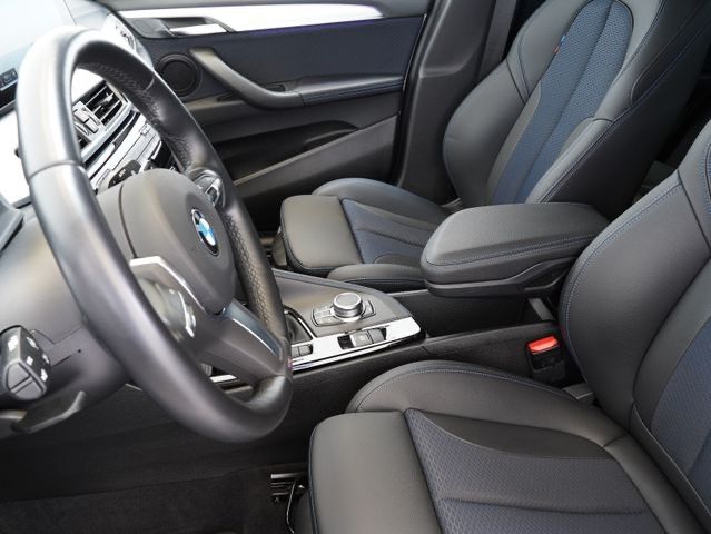 Fahrzeugabbildung BMW X2 sDrive 20 i M Sport LED/HEADUP/KEYLESS/KAMERA