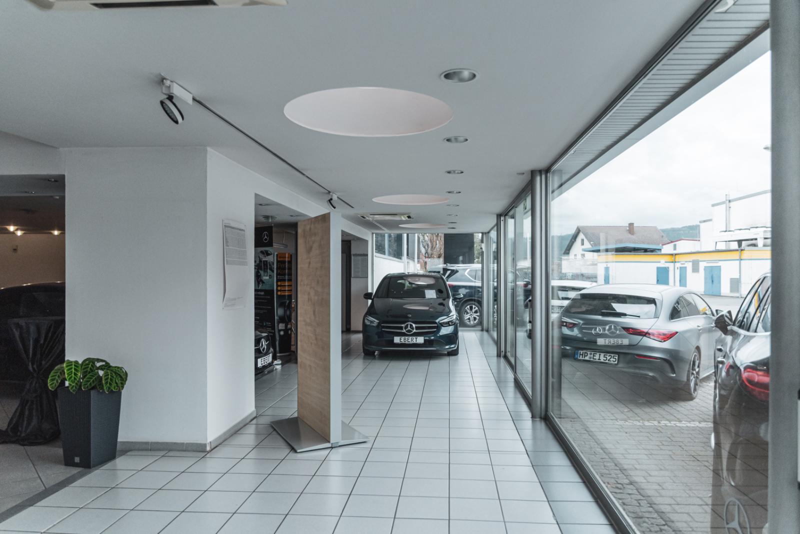 showroom-image-top