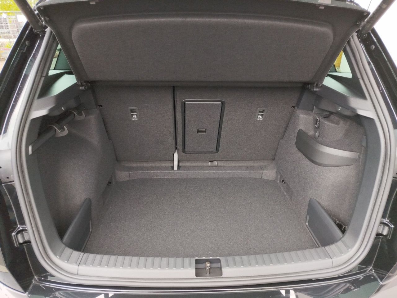 Fahrzeugabbildung SKODA Karoq  1.5 TSI Sportline 110 kw DSG