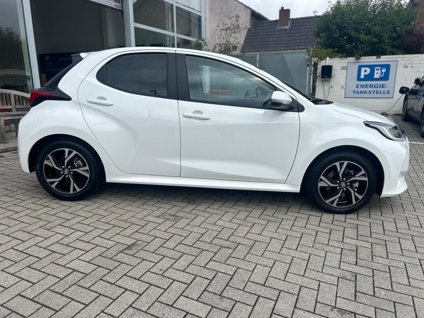 Toyota Yaris Teamplayer LED ACC Sitzheizung LHZ RFK ACP imagem 2