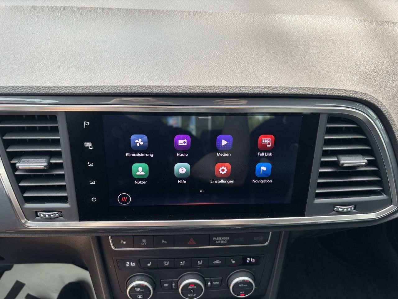 SEAT Ateca 2.0 TDI Style AHK Navi Rückfahrkamera
