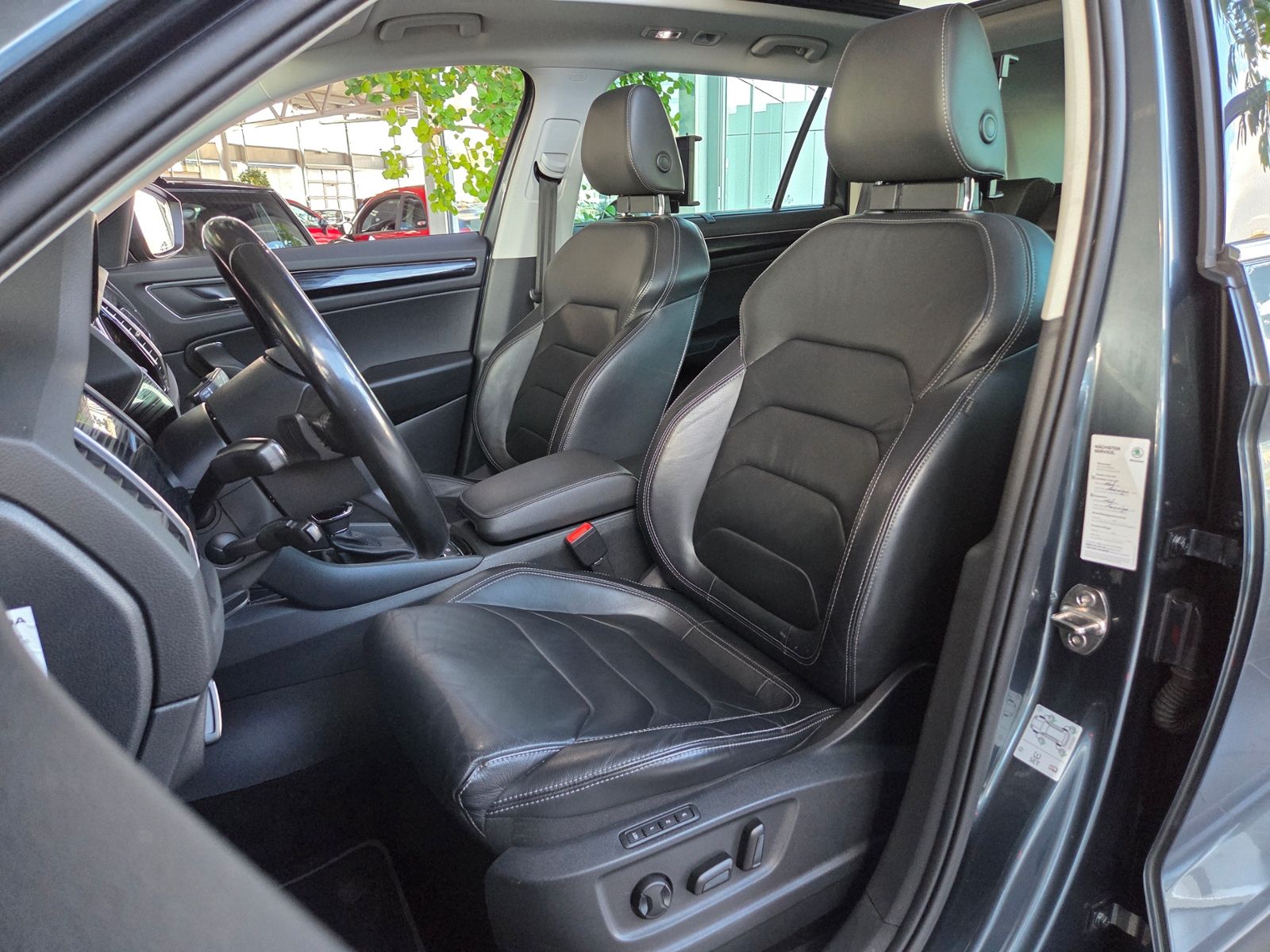 Fahrzeugabbildung SKODA Kodiaq Style 4x4 PANO MEMORY 360° STNDHZ
