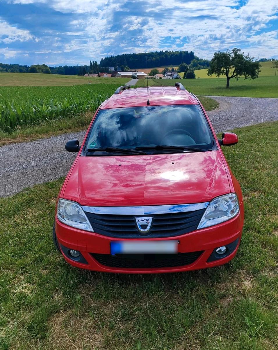 Dacia Logan 2011 — rear view