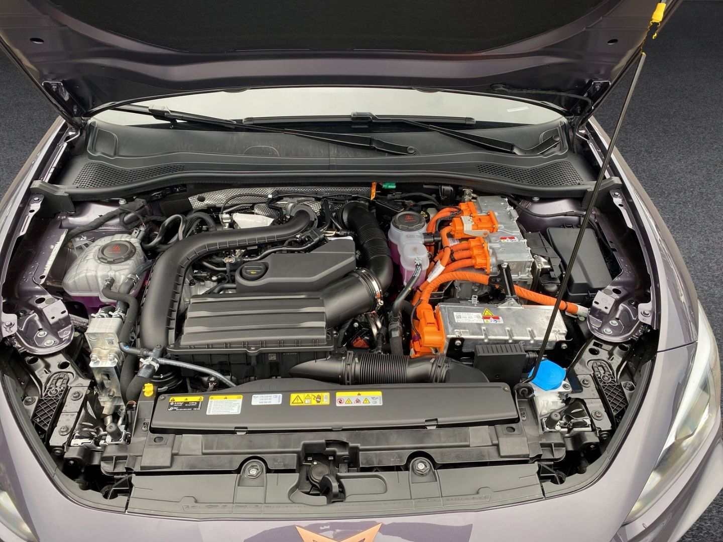 Fahrzeugabbildung CUPRA Leon ST 1.5 e-Hybrid 200 VZ*HD-Matrix*NAVI*AHK*