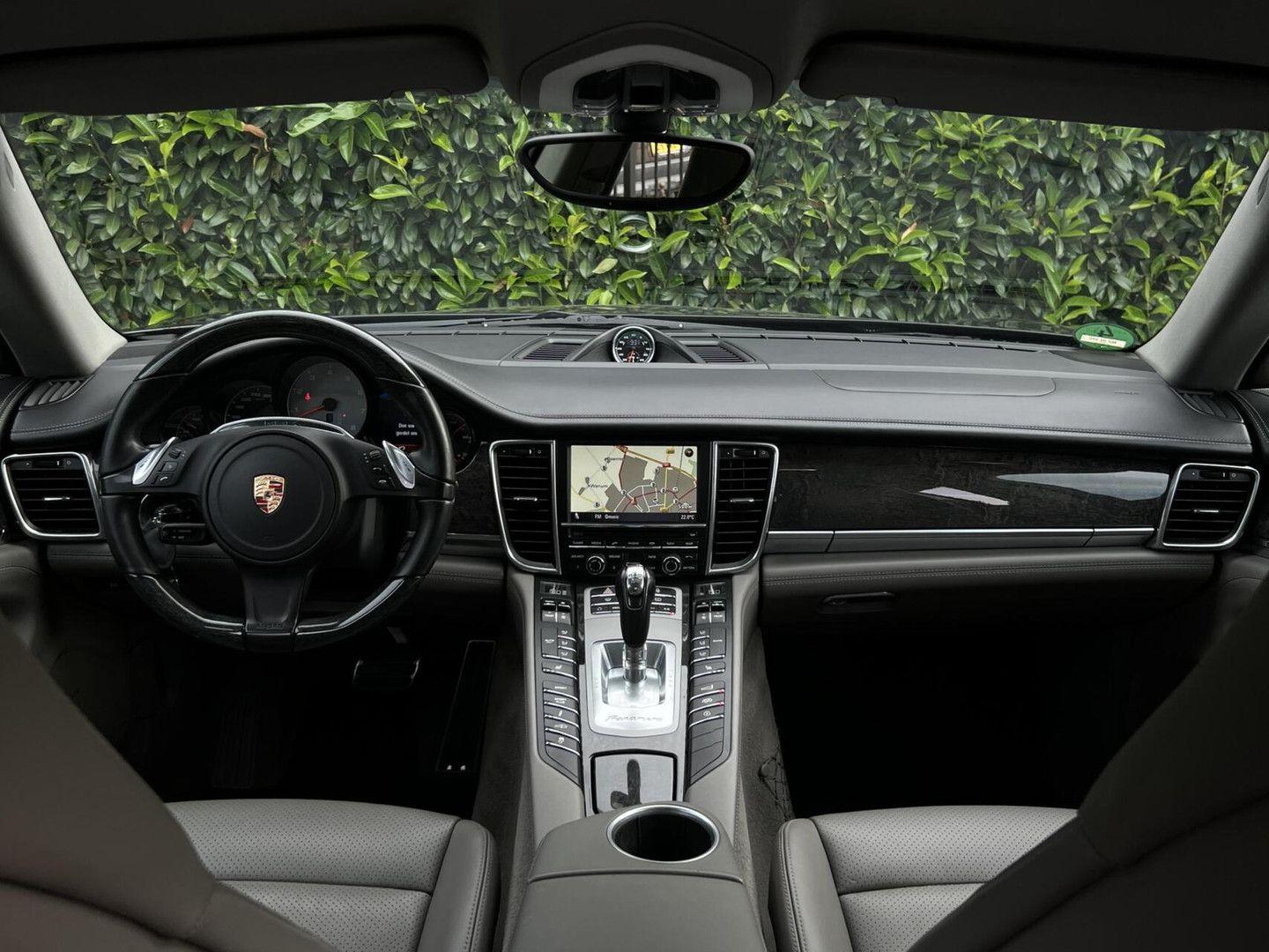 PORSCHE PANAMERA - 4S 4.8 - 400 CV -  PANORAMA -BVA - PACK SPORT CHRONO - TOIT OUVRANT