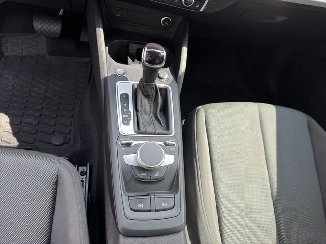 Q2 35 TFSI 7-Gang S tronic Navigation, LED, ACC