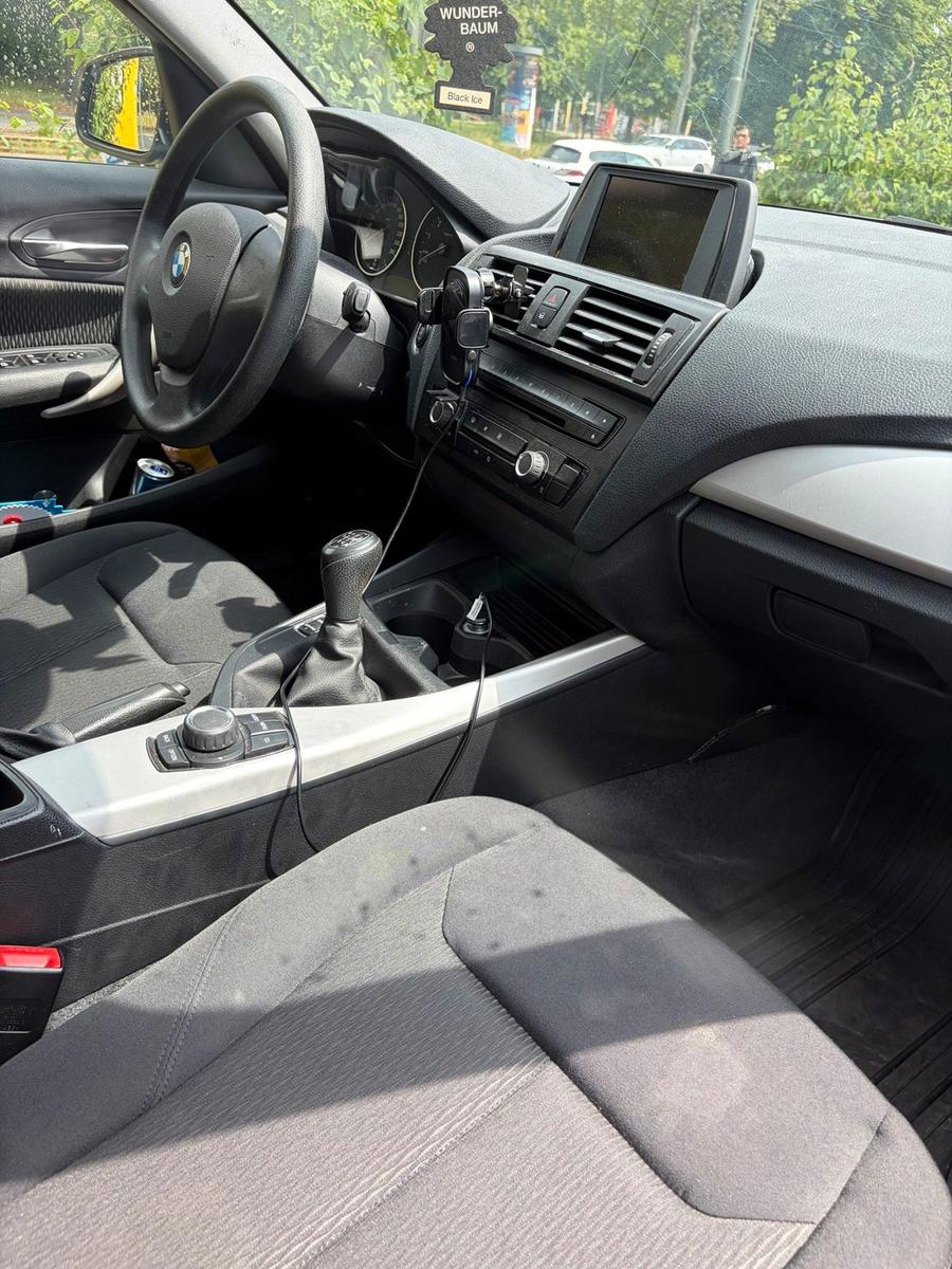 BMW 116 2011 — photo 8