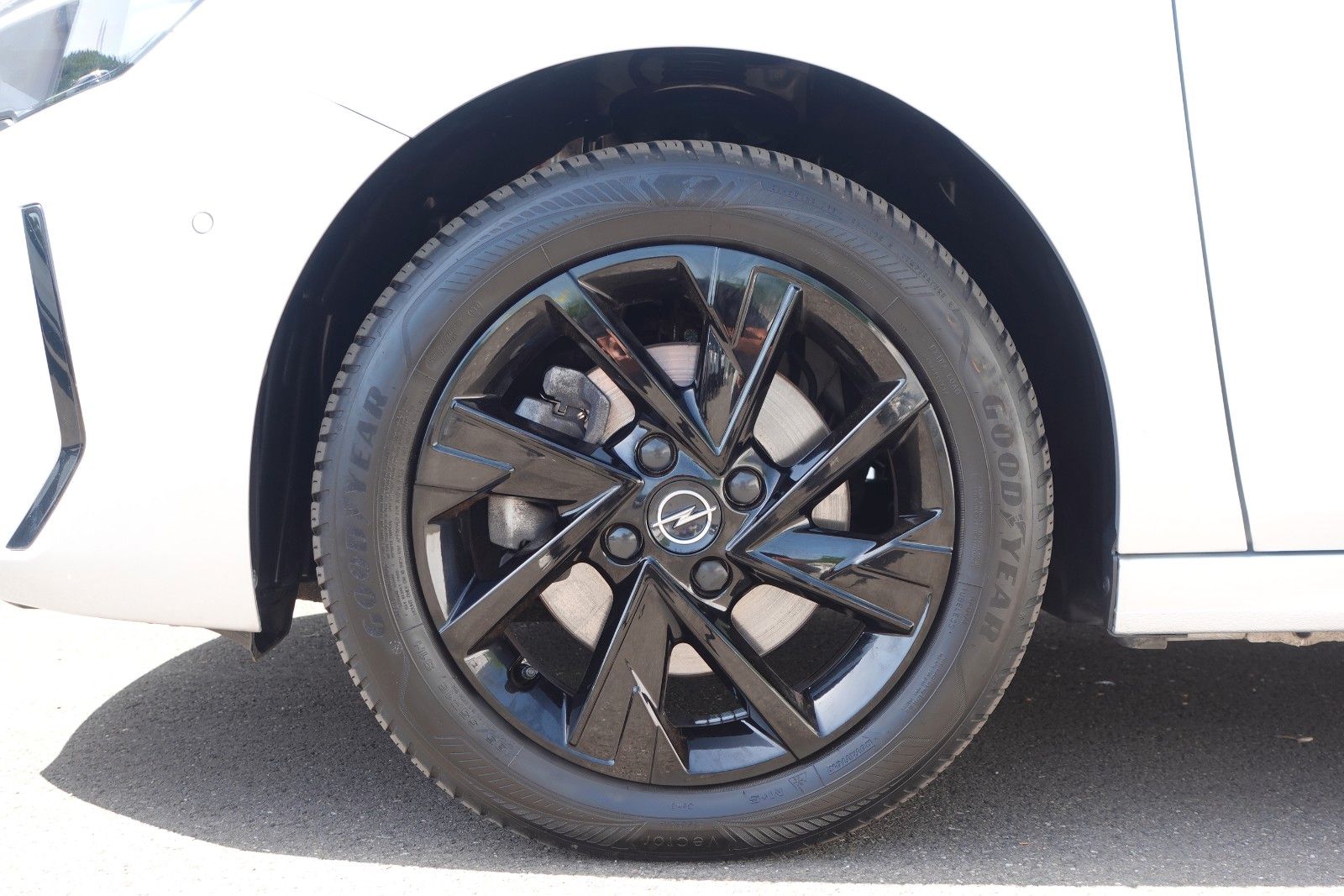 Fahrzeugabbildung Opel Corsa GS 1.2T,Sitzhz,Kamera,Allwetter,LED,DAB+