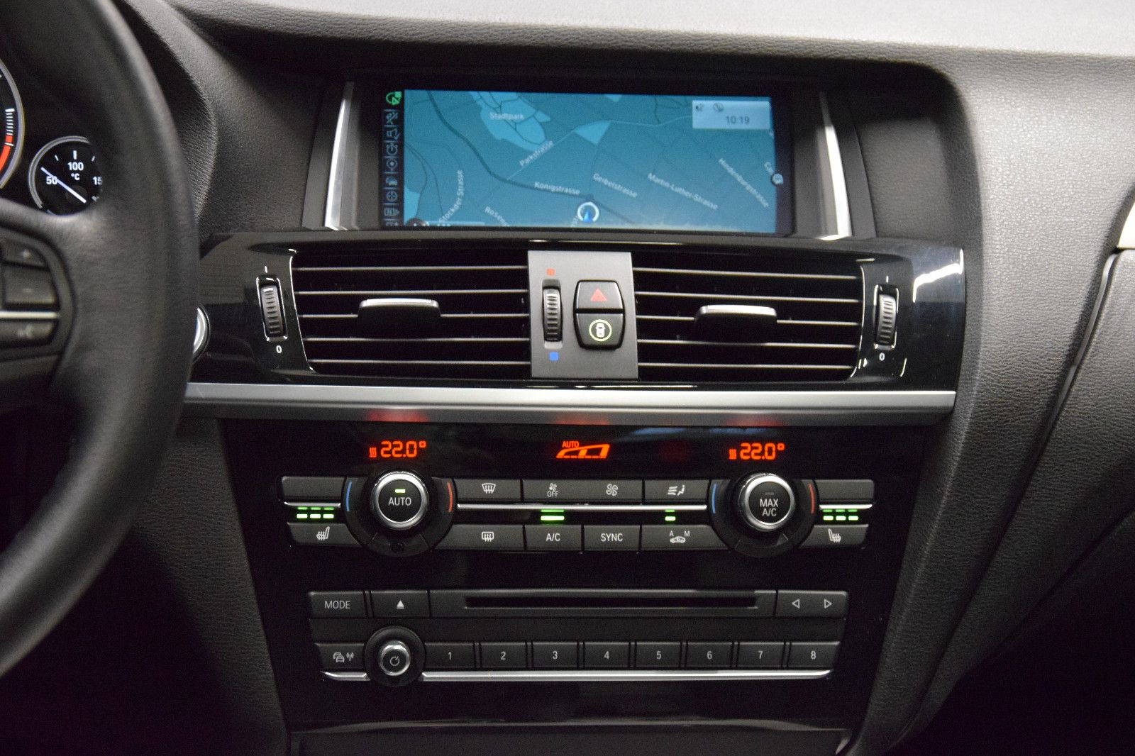 Fahrzeugabbildung BMW X3 xDrive 20d TeilLeder ACC HuD Pano Xen 360°