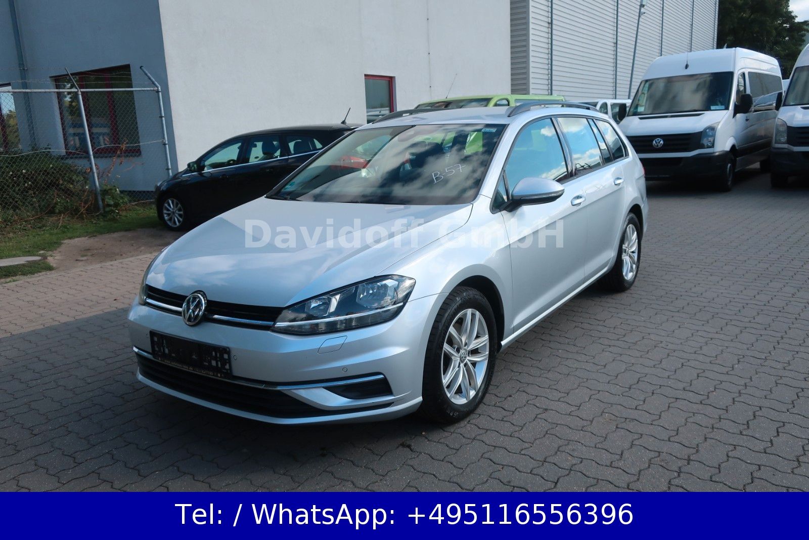 Volkswagen Golf - 1