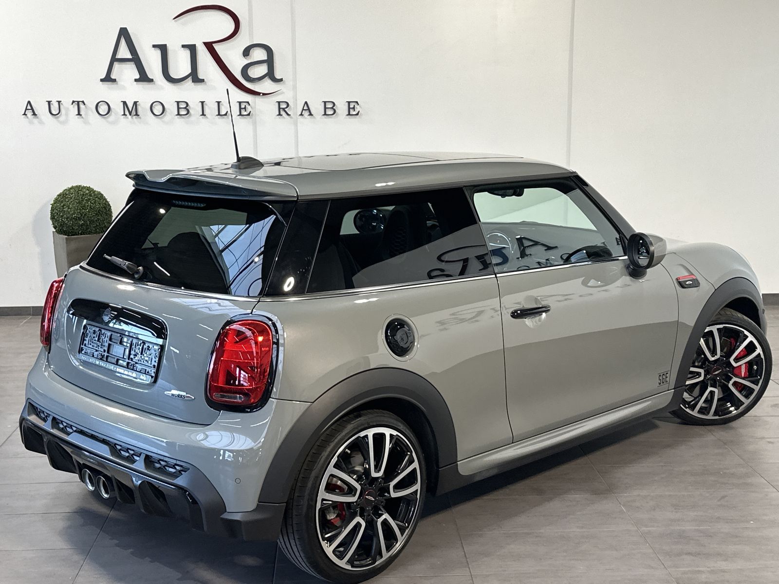 Fahrzeugabbildung MINI John Cooper Works Sport-Aut. NAV+LED+PANO+H&K+VC