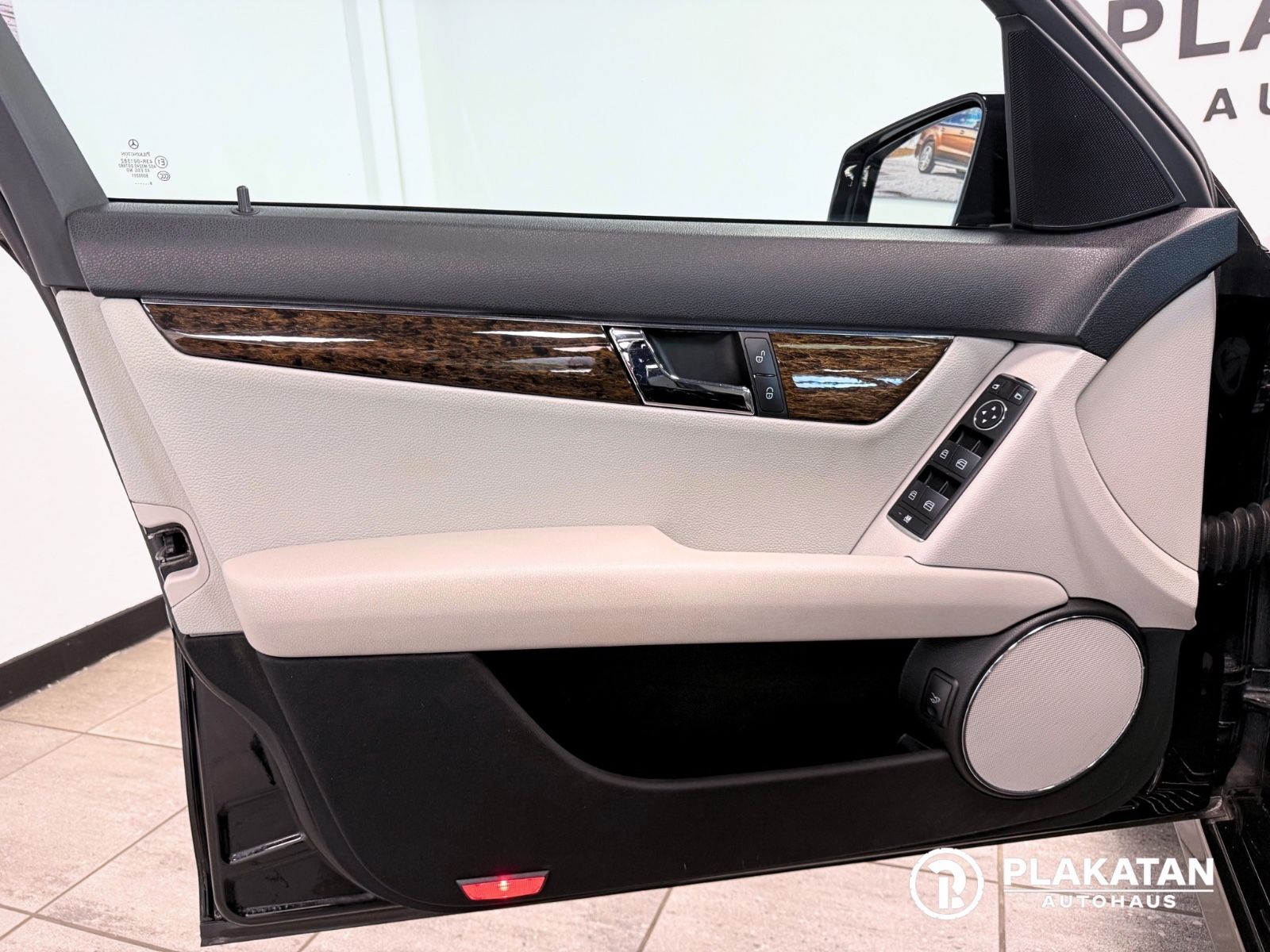 Fahrzeugabbildung Mercedes-Benz C 200 Kompressor AMG Paket Xenon Navi