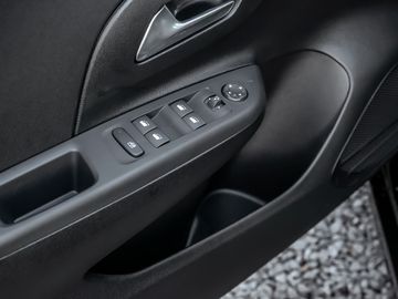 Opel Corsa F 1.2 Edition Tech-Paket