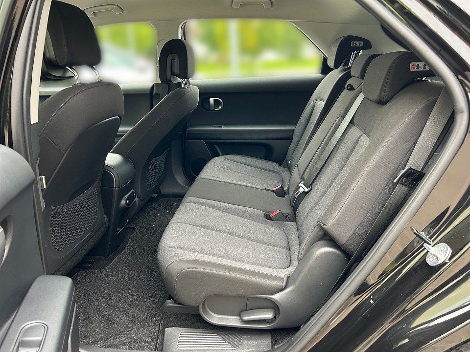 Fahrzeugabbildung Hyundai IONIQ 5 58kWh BASIS EFFI-P 1HD GARANTIE NAV+LED+