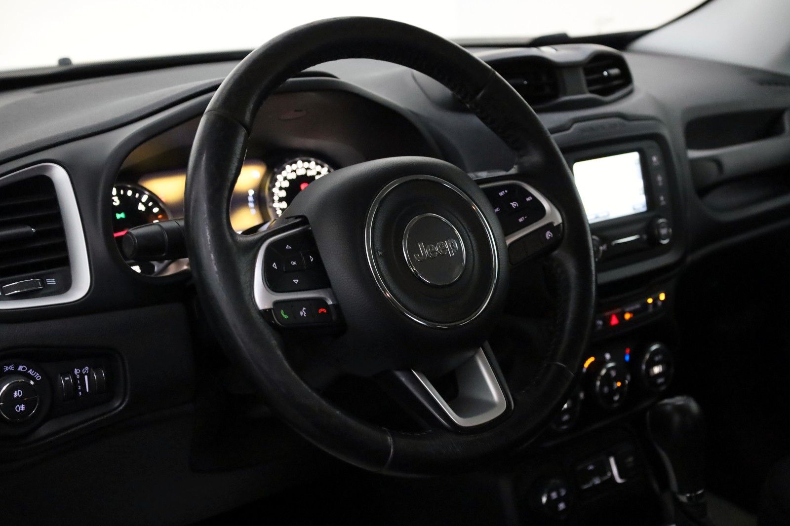 Fahrzeugabbildung Jeep Renegade Limited 4WD Navi,Kamera,SH,PDC,SR+WR