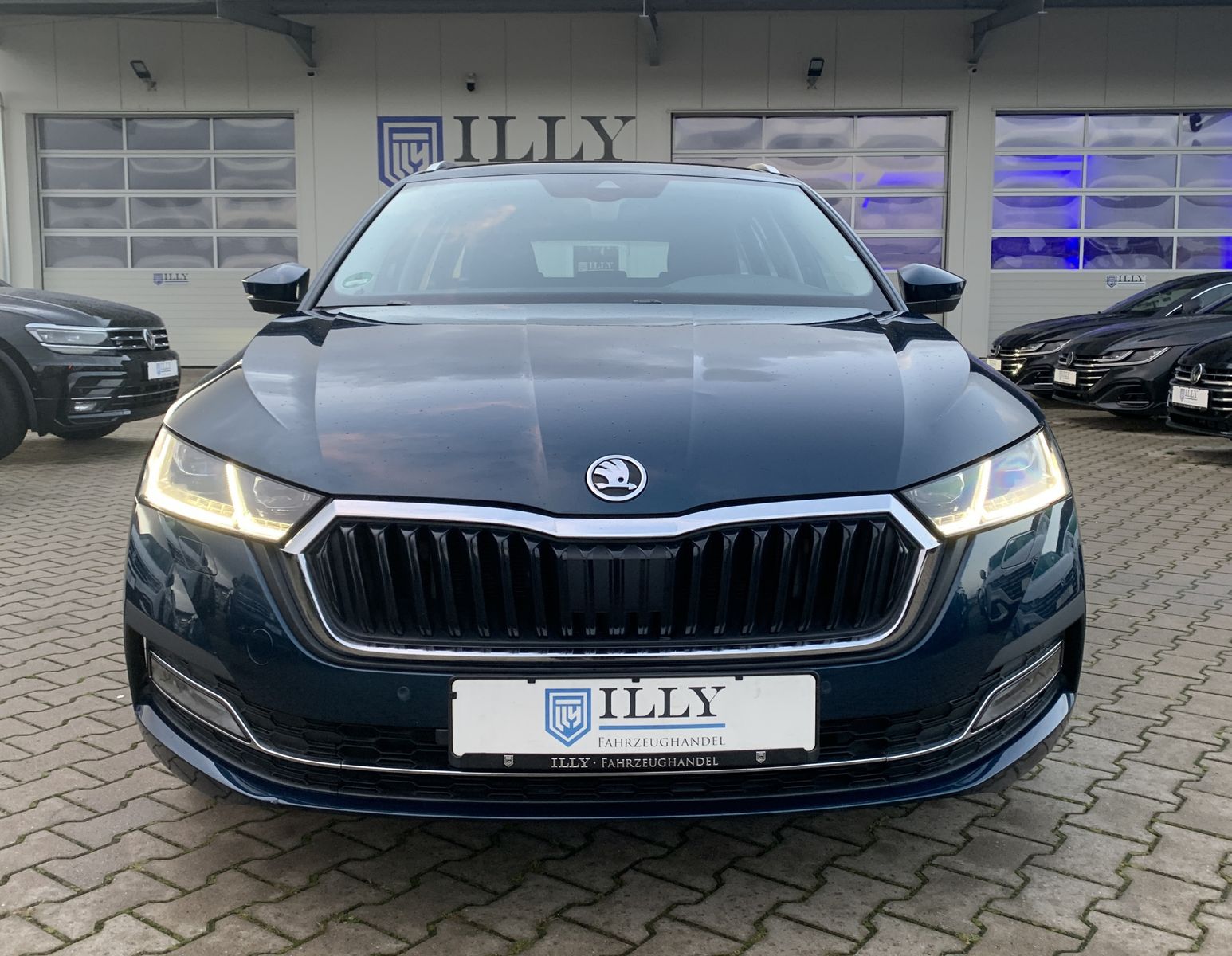 Fahrzeugabbildung SKODA Octavia 2.0 TDI*First Edition*AHK*Matrix-Beam*