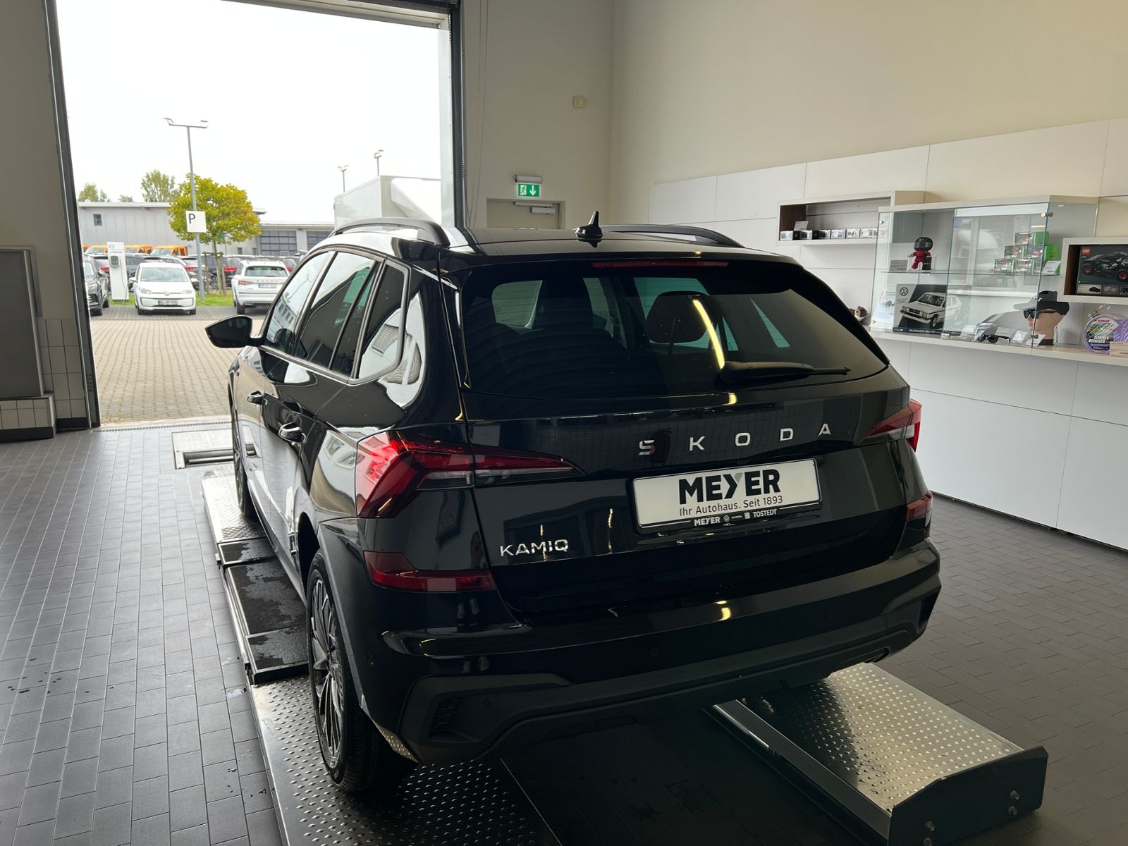 Fahrzeugabbildung SKODA Kamiq DRIVE 1,0 TSI DSG *Matrix LED, Smart Link,