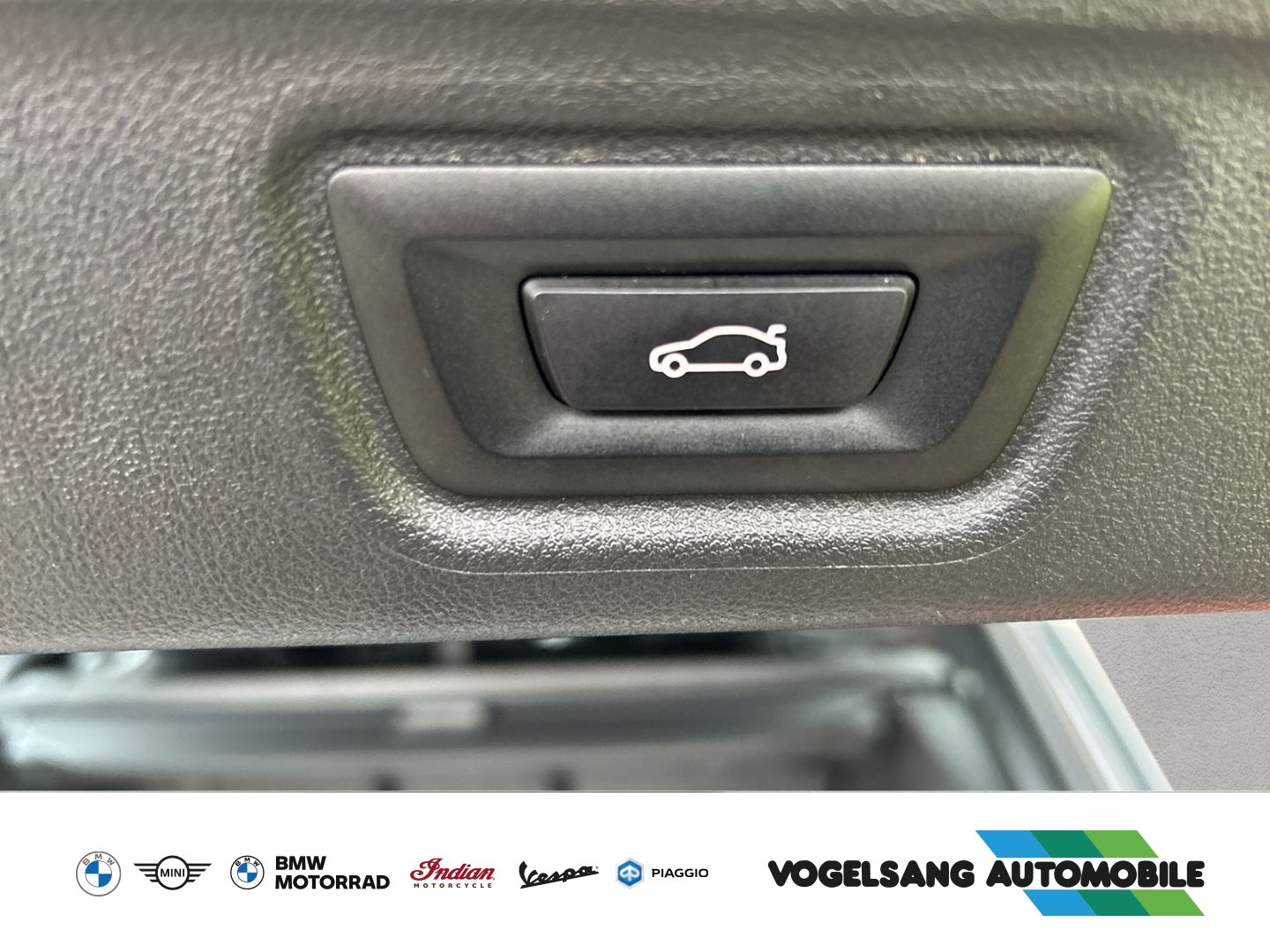 Fahrzeugabbildung BMW 318 iTouring,M Sport,HeadUp,Rückfahrk.,DrivingAs