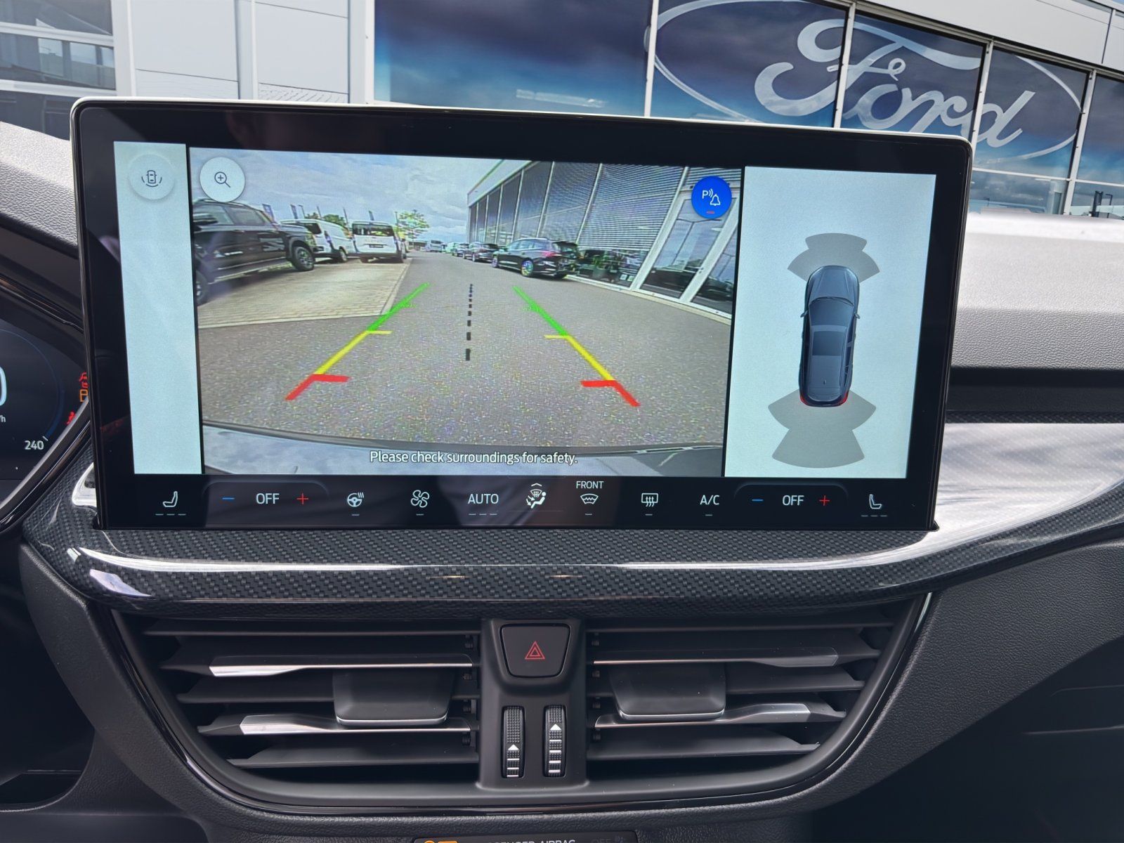 Fahrzeugabbildung Ford Focus ST-Line X #Fahrassistenz-Paket