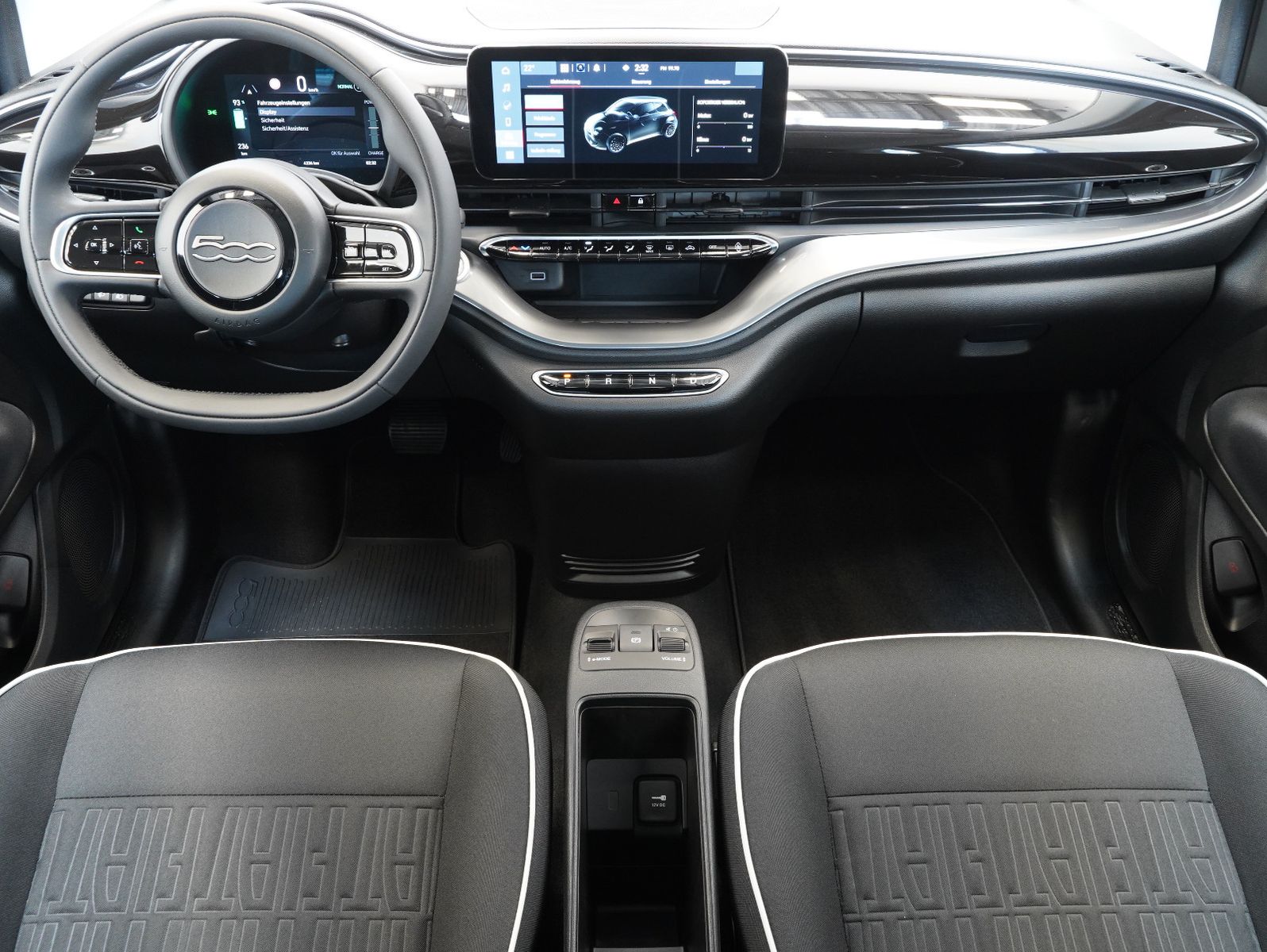 Fahrzeugabbildung Fiat 500e 87KW/42kWh/DC-LADEN/CARPLAY/DAB/SOH