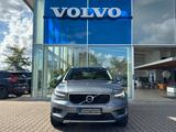 Volvo XC40 D4 Momentum AWD - Volvo XC40: Grau