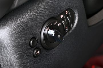 MINI Cooper DKG Classic Trim 5-Türer Apple RFK 1Hand