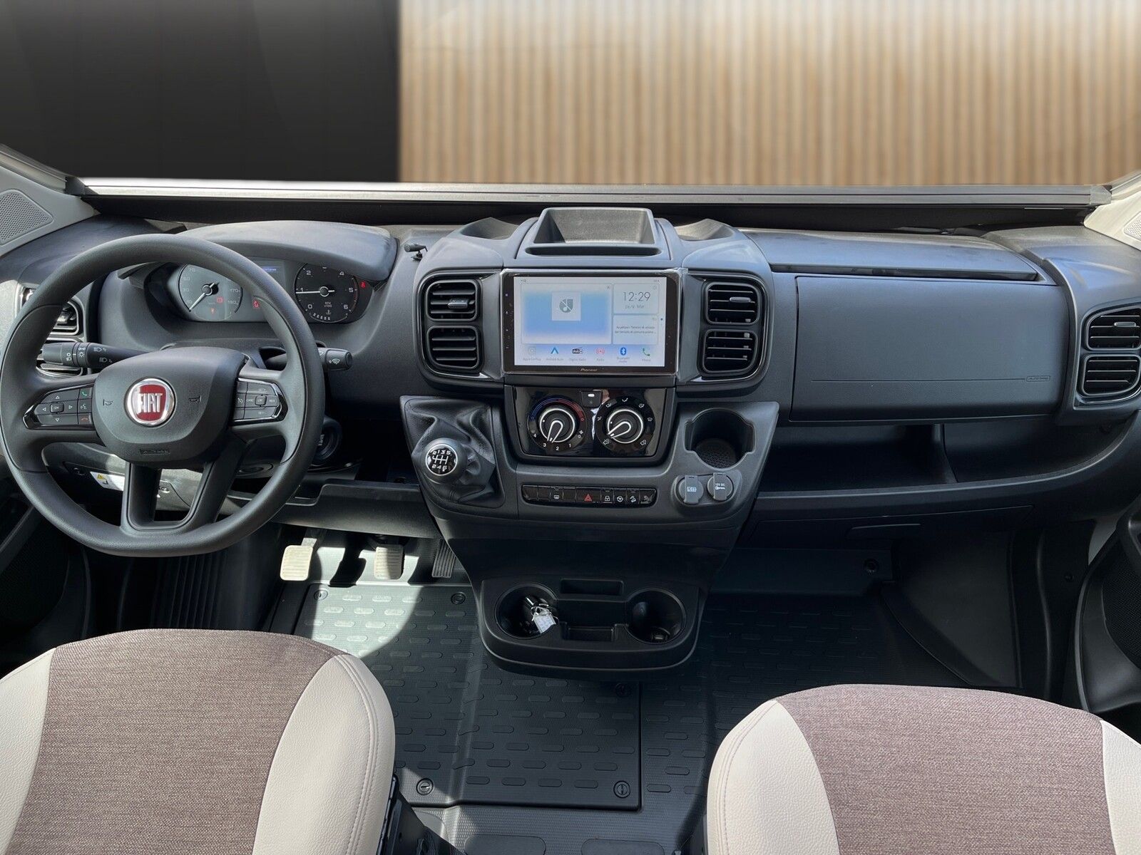 Fahrzeugabbildung Eura Mobil Van V 635 HB 6KW Heizung, Radio DAB, RFK