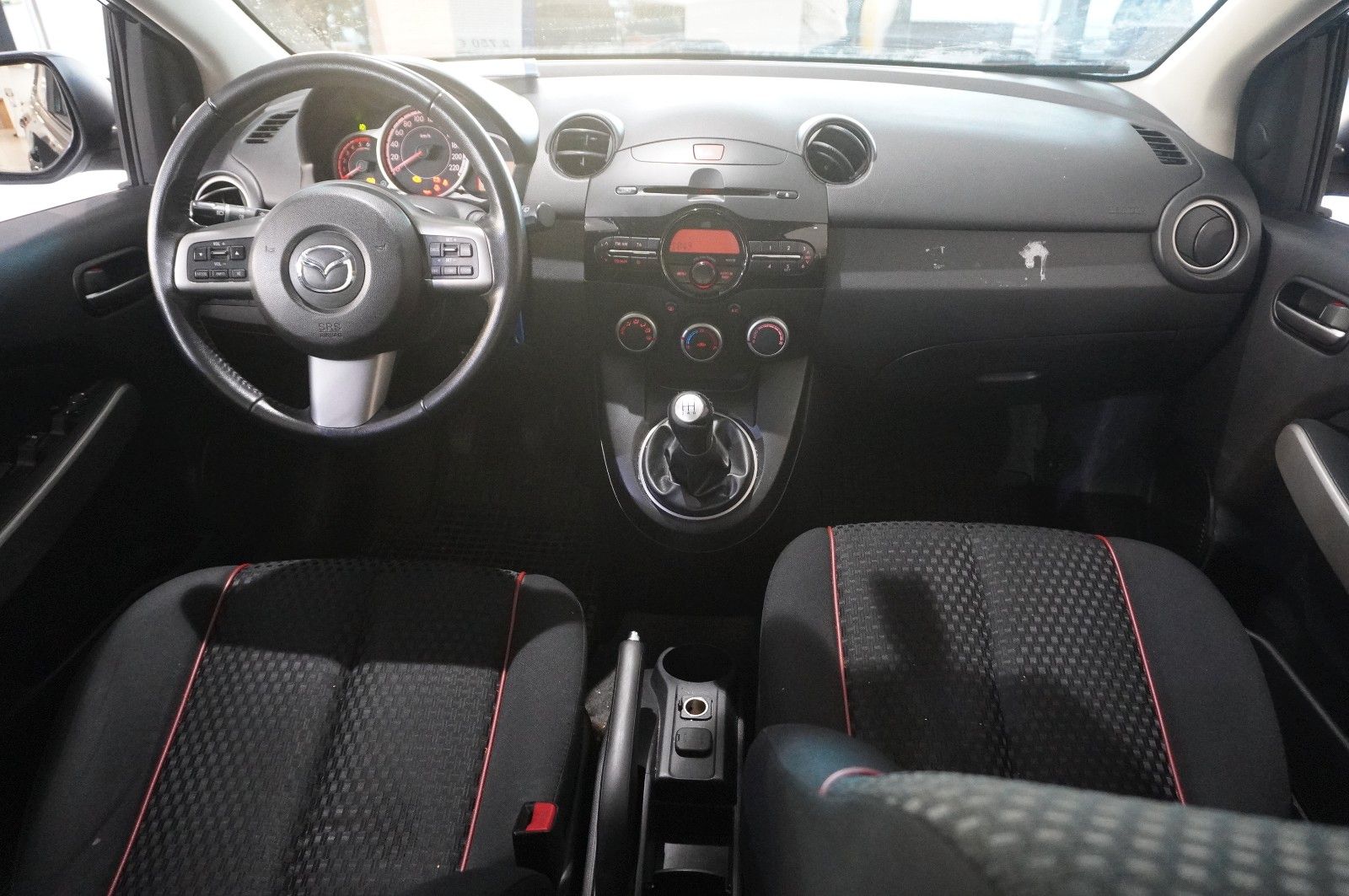 Fahrzeugabbildung Mazda 2 Lim. 1.6D SPORT LINE KLIMA/NEBEL/CD/TÜV/AHK