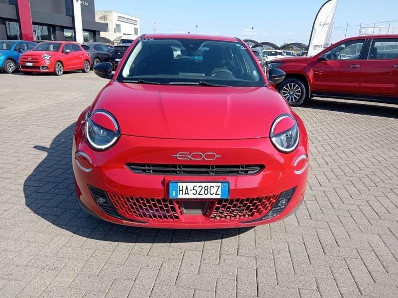 Fiat FIAT 600 1.2 Hybrid 110cv imagem 2