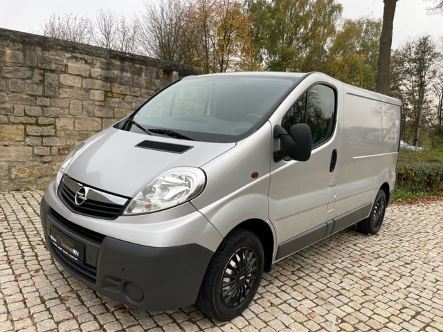 Opel Vivaro 2.0 CDTI 1.Hand*54Tkm*Klima PDC AHK TÜV